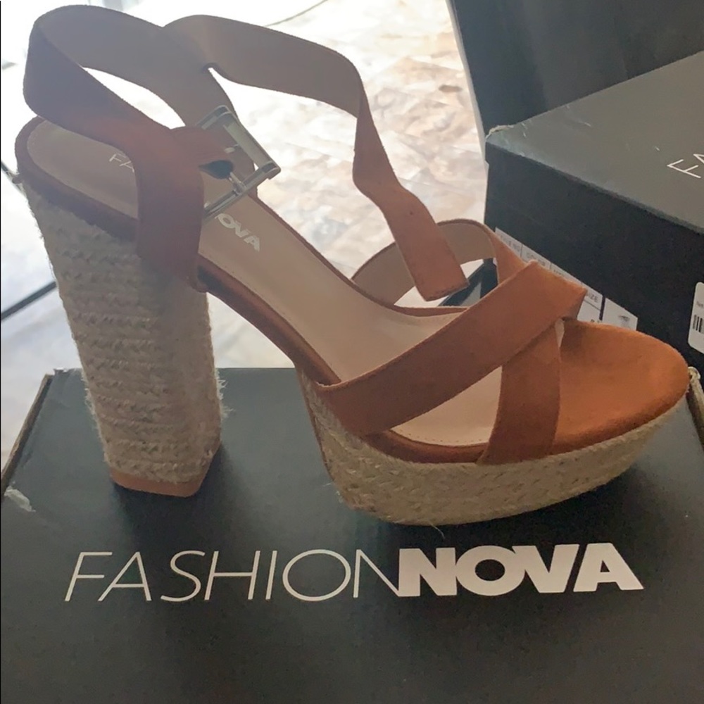 Heels camel